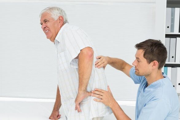 Elderly patients with back pain seen by a doctor